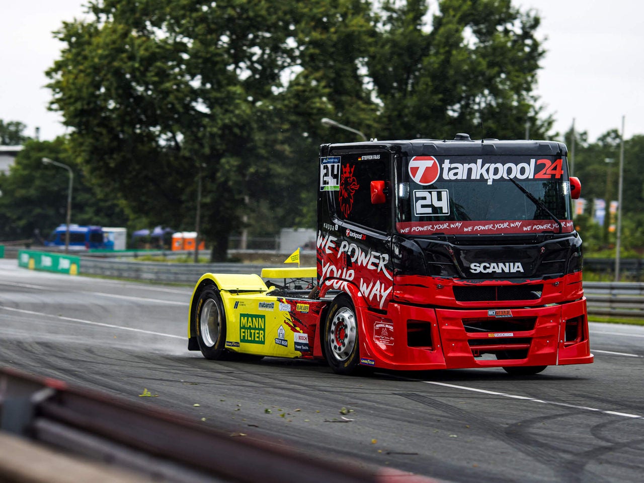 The tankpool24 truck in MANN-FILTER colors