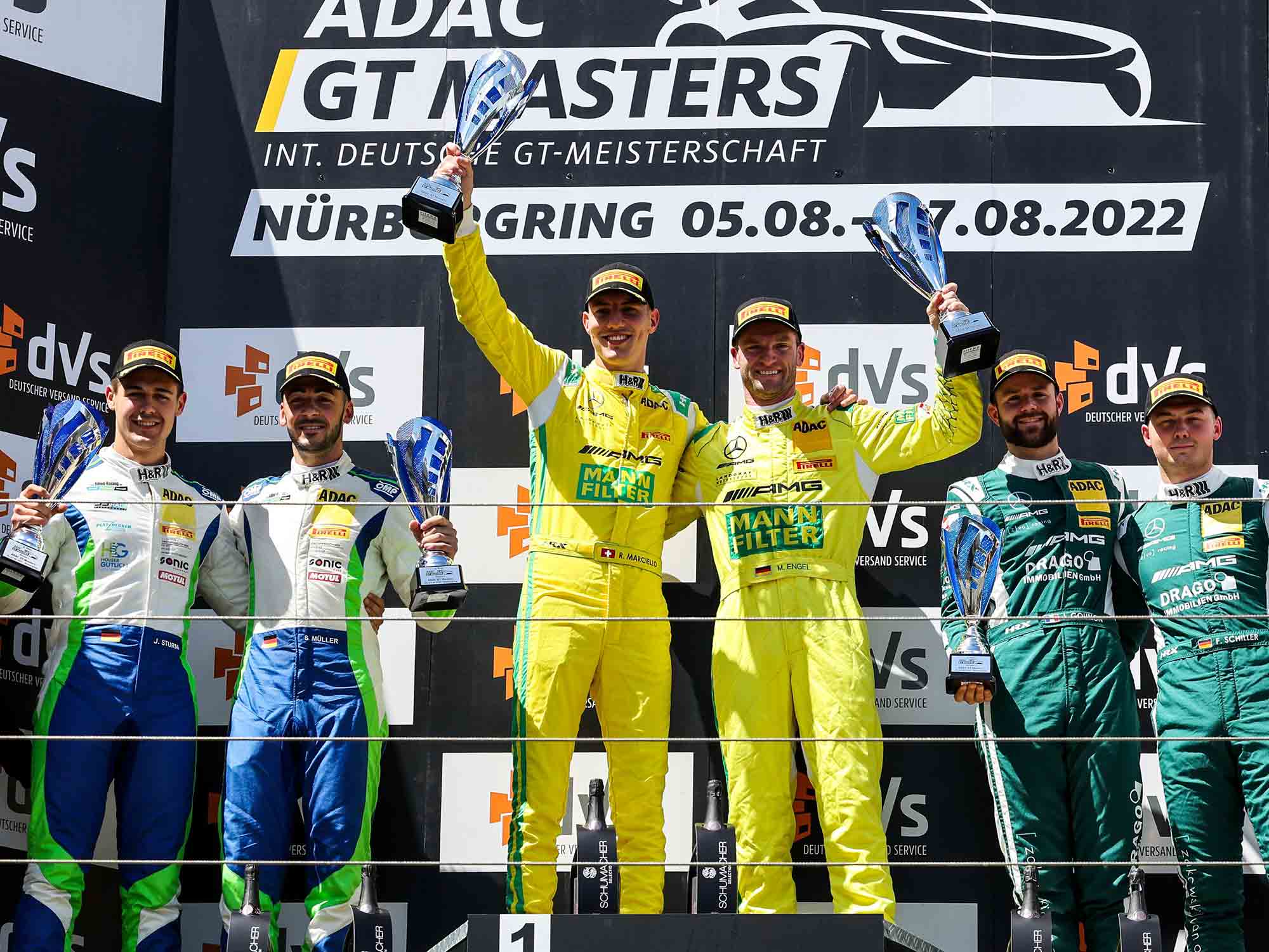 Podiumsplatz für Mamba Fahrer Engel/Marciello (v.l.)