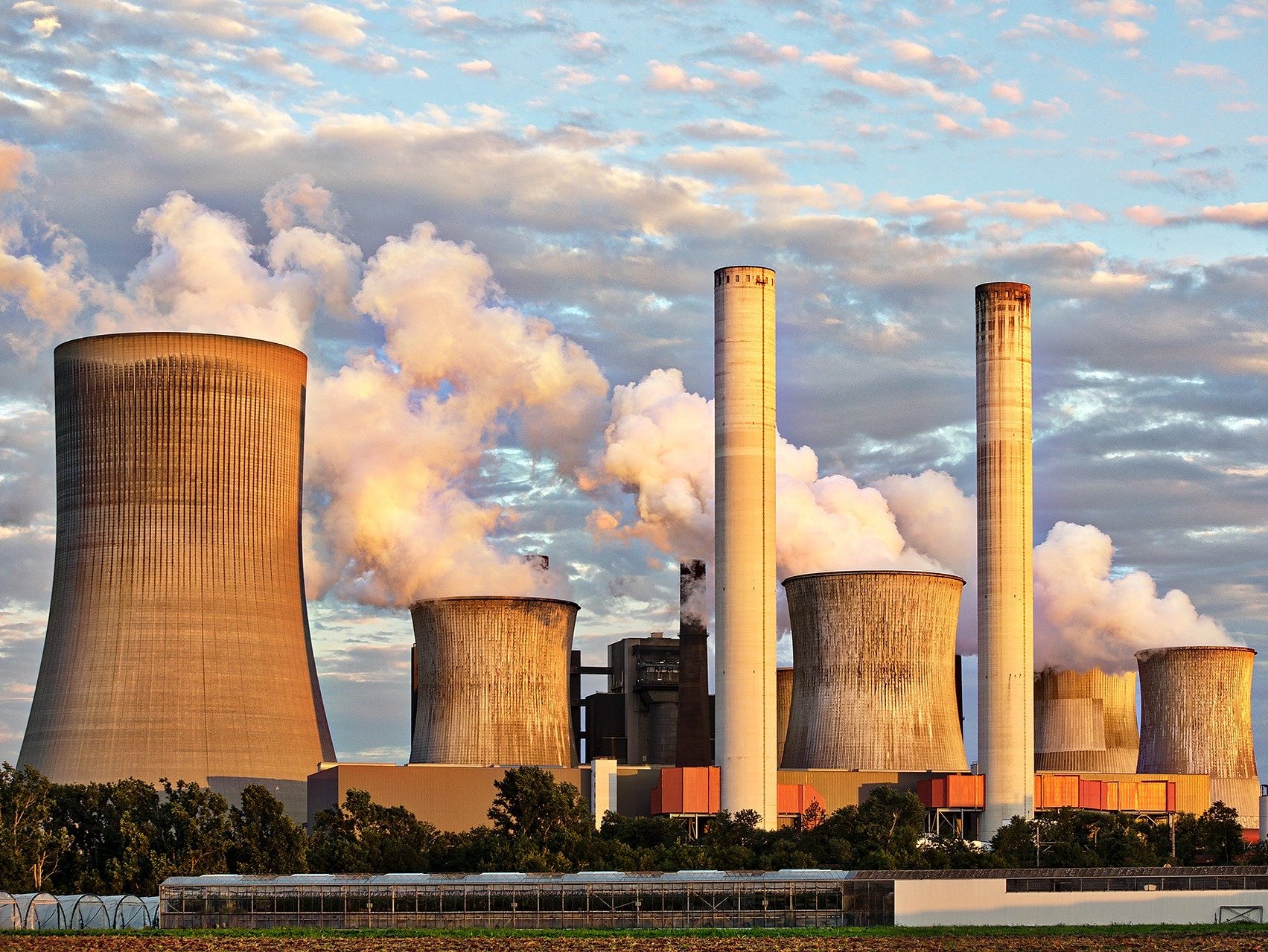 Power Plant UF – Ascheteich im Kohlekraftwerk