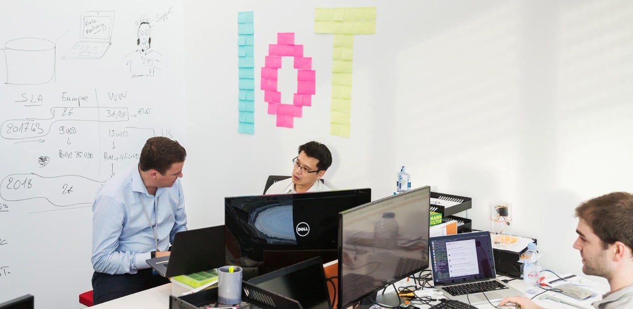 Developers are working intensively on intelligent products for the market. The objective is to prepare MANN+HUMMEL for digitalization. Developers-working-on-intelligent-products.jpg