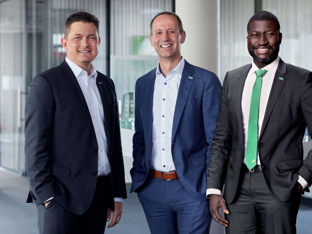 Kurk Wilks, President & Chief Executive Officer, Harald Späth, President & General Manager Original Equipment, und Fua Nipah, President & General Manager Life Sciences & Environment
