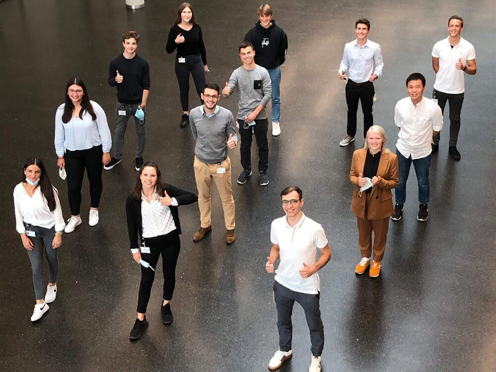 Die neuen Auszubildenden und Studierenden aus Ludwigsburg und Speyer im Technologiezentrum in Ludwigsburg