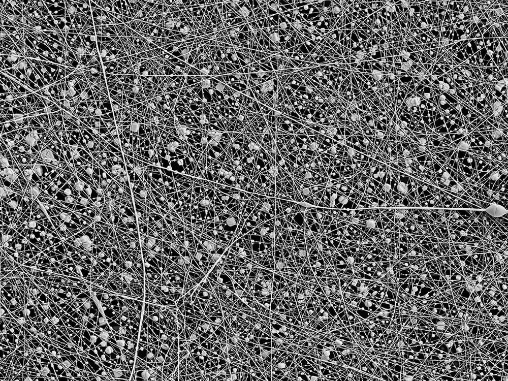 MANN+HUMMEL nanofiber media before and after loading with sodium chloride (NaCl) in the laboratory