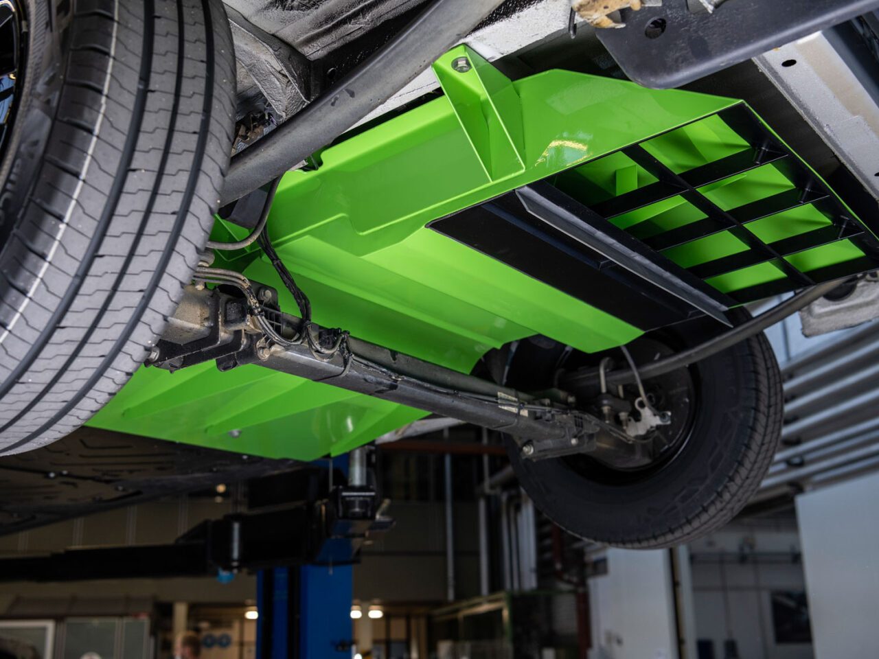 Underbody fine dust filter mounted at the Mercedes-Benz SUSTAINEER