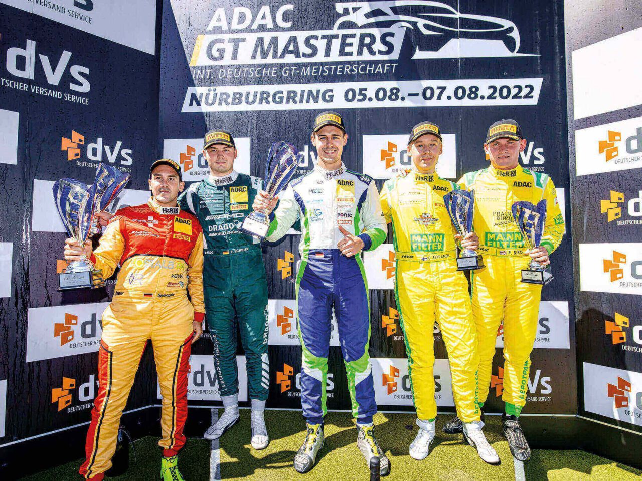 Podiumsplatz für die Mamba Fahrer Bird/ Seppänen in der Junioren Wertung (v.l.)