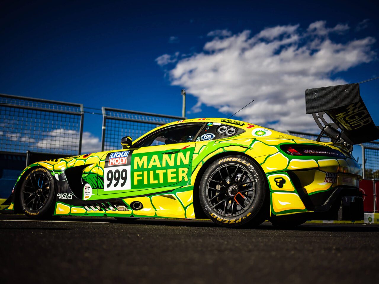  MANN-FILTER rises the challenge at the Kyalami 9 Hour